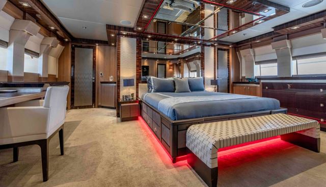 PALMER JOHNSON 150 yacht for sale 30