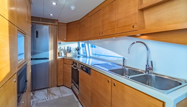 HUMMINGBIRD yacht for sale 20