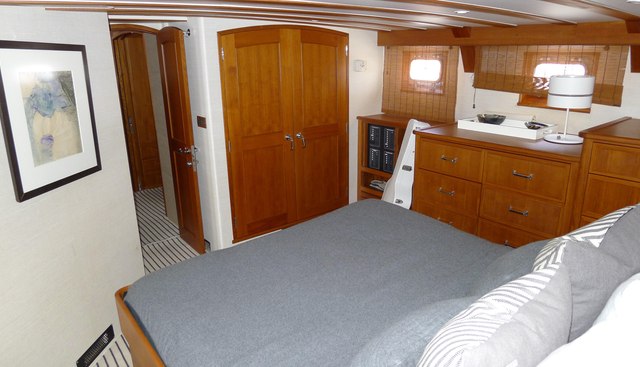 Dakota yacht for sale 33