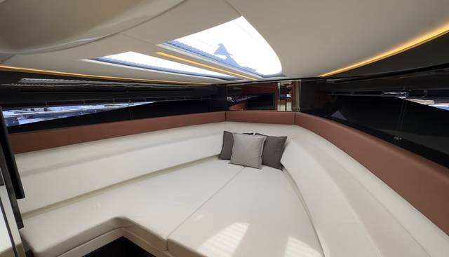 RIVAMARE 38 yacht for sale 15
