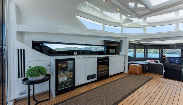 Domus yacht for sale 25