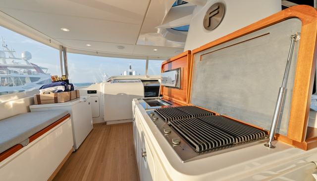 Fontana yacht for sale 29
