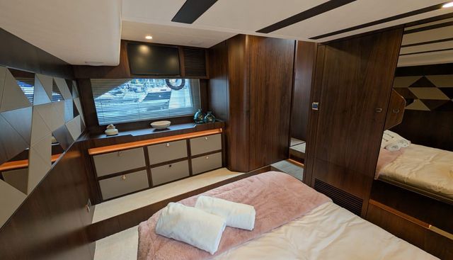 "Best in Class" yacht for sale 34