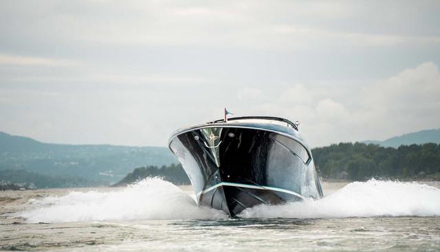RIVAMARE 38 yacht for sale 10