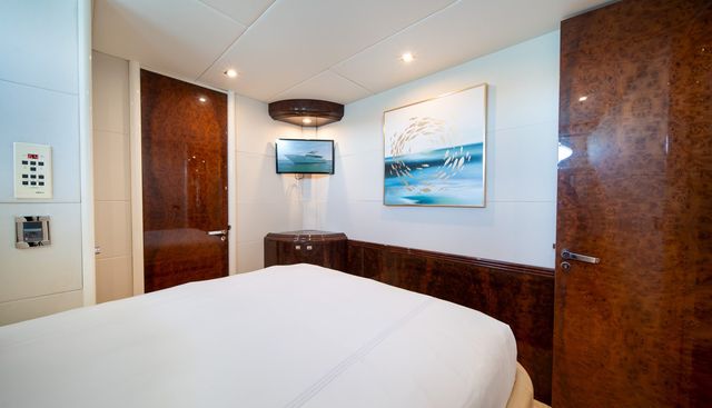 Serendipity yacht for sale 30