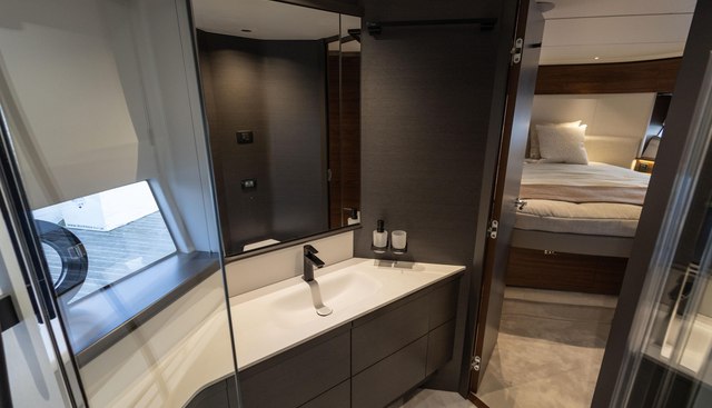 S65524 yacht for sale 90
