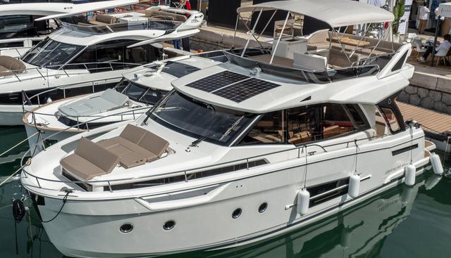 GL45FLY-76 yacht for sale 34