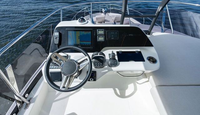 F4.9 yacht for sale 57