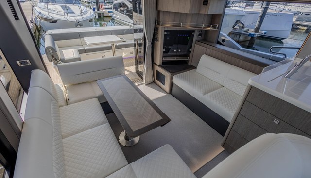GN440FLY-016 yacht for sale 22
