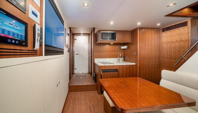 Iridescence yacht for sale 20