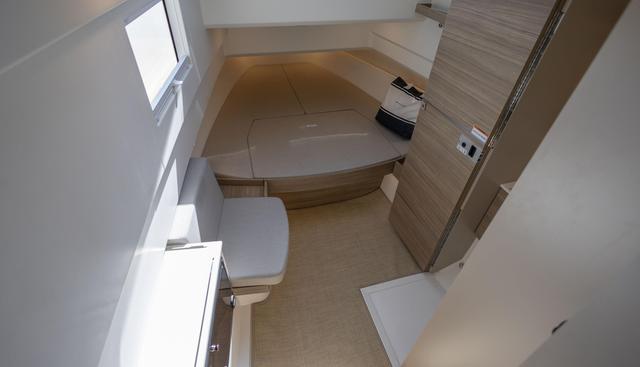 340GTWA-179 yacht for sale 30