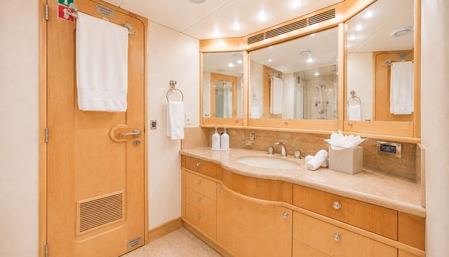 FAVOR yacht for sale 28