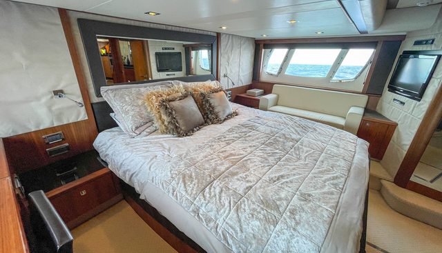 JUNIOR yacht for sale 34