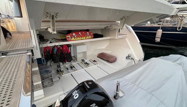 Y2 yacht for sale 30