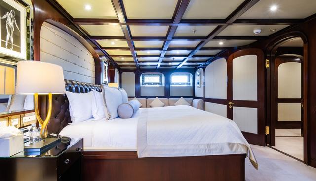 THE WELLESLEY yacht for sale 53