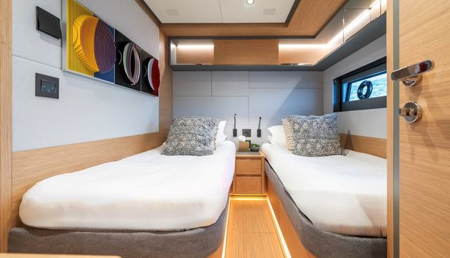SIMON yacht for sale 34
