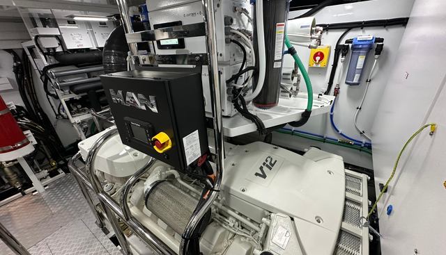 Y80018 yacht for sale 62