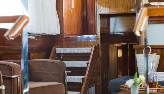 New School yacht for sale 10