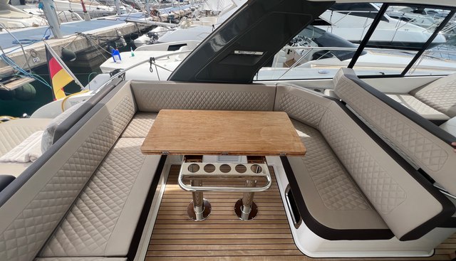 White Pearl yacht for sale 15