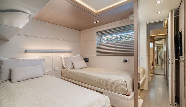 7 SECONDS yacht for sale 18