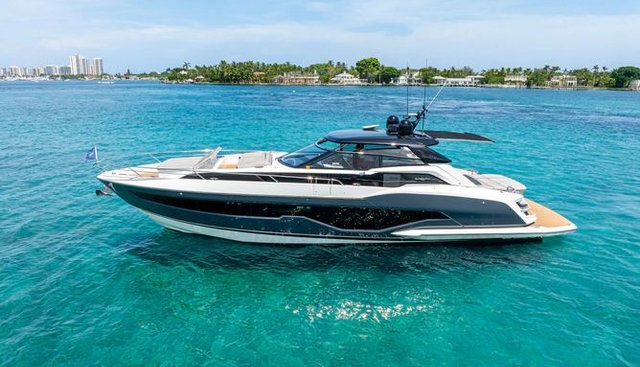 Fin yacht for sale 9