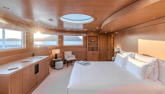BELONGERS yacht for sale 17