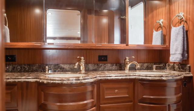 AL DI LA yacht for sale 34