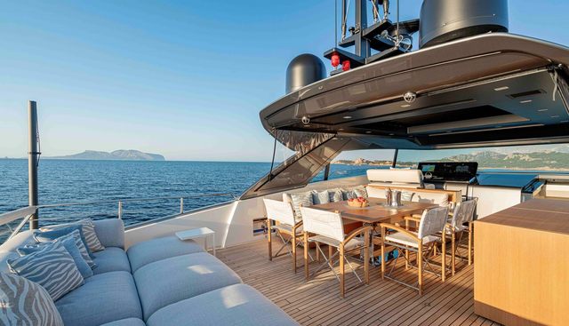 FIREFLY yacht for sale 23
