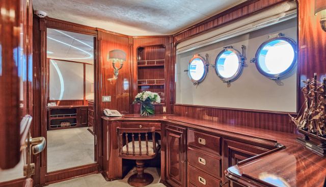 Madame Thelma yacht for sale 14