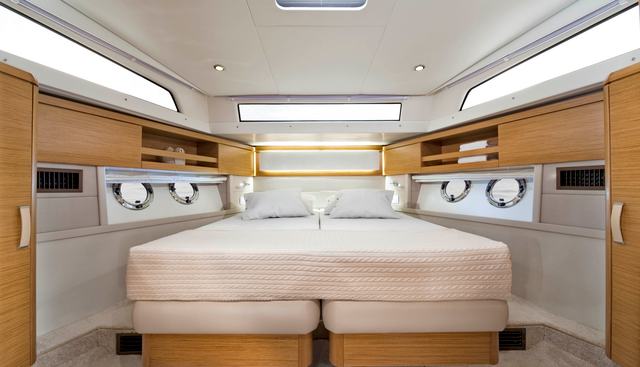 Greenline 48 Fly yacht for sale 9