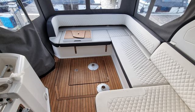 Mac II yacht for sale 9