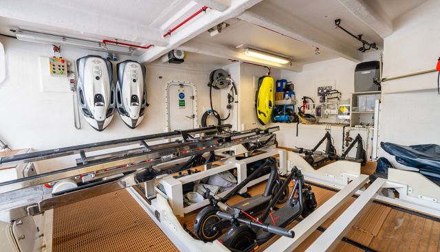 ALADDIN yacht for sale 75