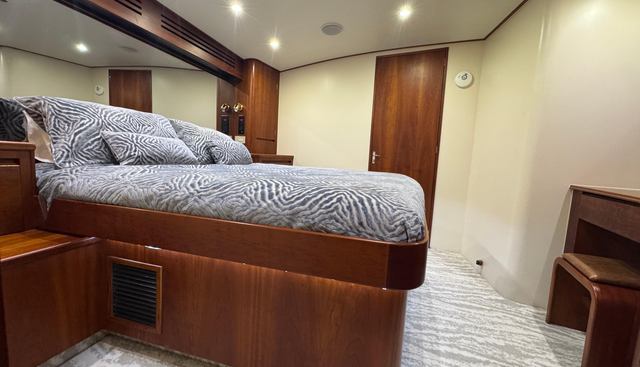 PIER PRESSURE yacht for sale 34