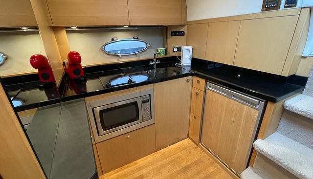 Amora yacht for sale 27