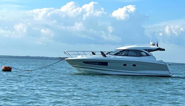 Essential Too yacht for sale 4