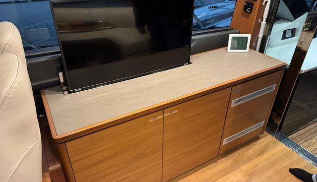 Seven yacht for sale 37