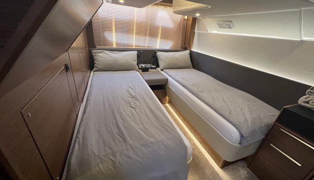 White Pearl yacht for sale 30