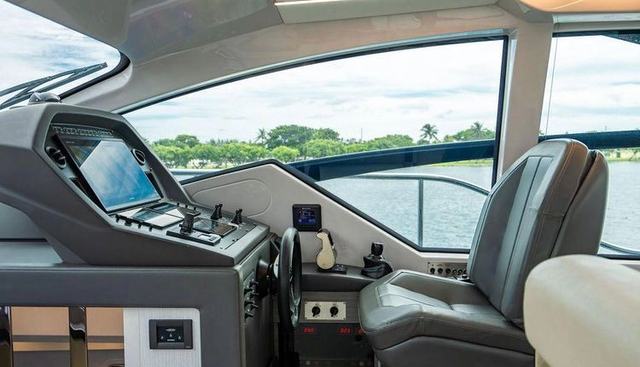 Two Bite yacht for sale 17