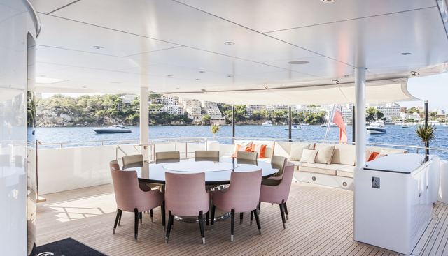 Daisy D yacht for sale 27