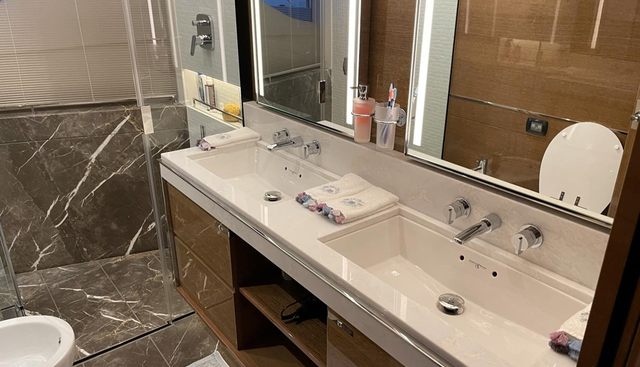 PRINCESS 30M yacht for sale 22