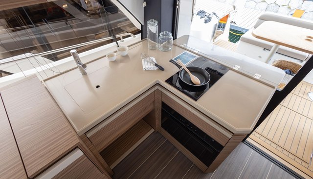 GL45FLY-76 yacht for sale 72