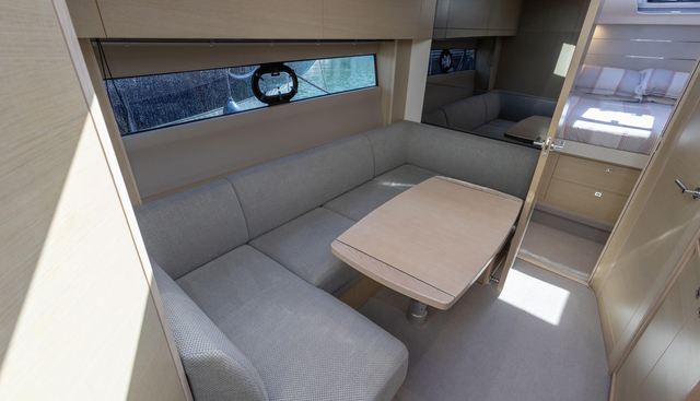 Capricho yacht for sale 17