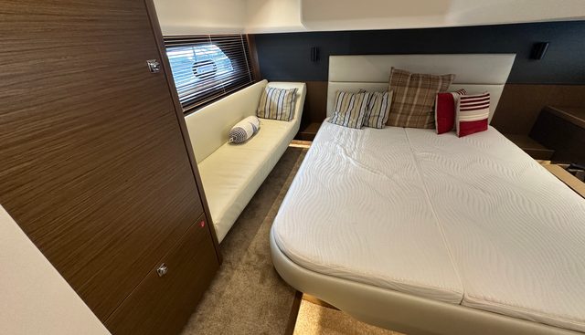 Folly Five yacht for sale 35