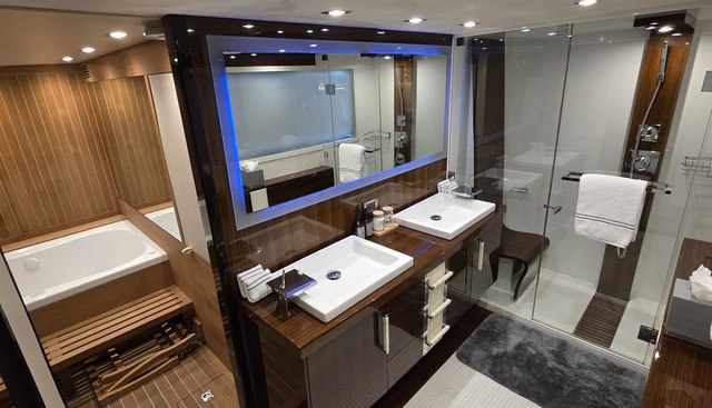 Helios yacht for sale 13