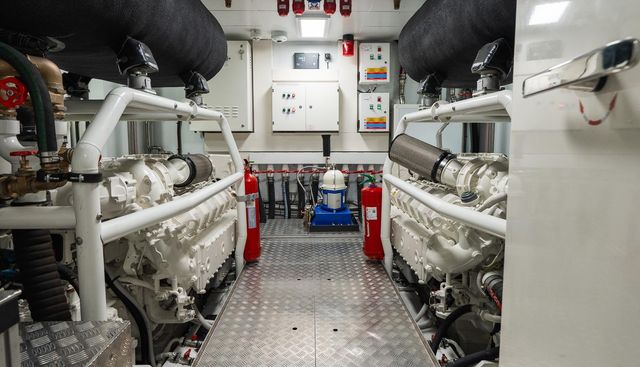 QUEEN J III yacht for sale 62