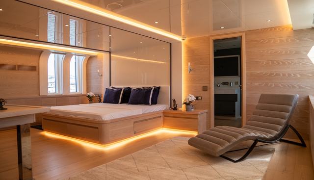 AQUILA yacht for sale 8