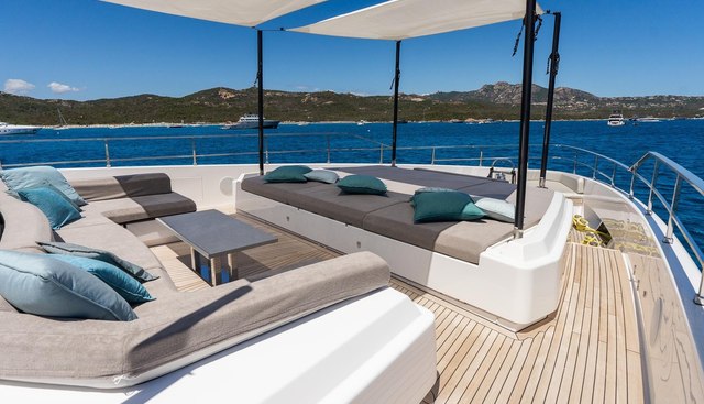 QUEEN J III yacht for sale 49