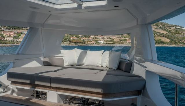 FERRETTI INFYNITO 90 yacht for sale 25