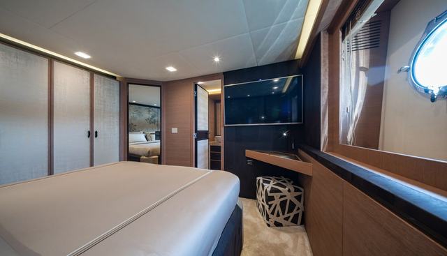 Bella Luna yacht for sale 33
