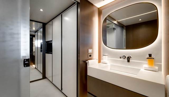 L.A.U.L yacht for sale 20